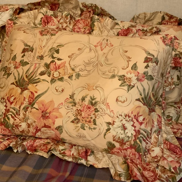 Ralph Lauren Bedding Ralph Lauren Guinevere Standard Ruffled Sham